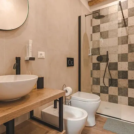 Calle De Bernardis 2 L Bb Trieste