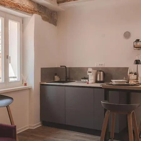 Calle De Bernardis 2 L Bb Trieste Διαμέρισμα *