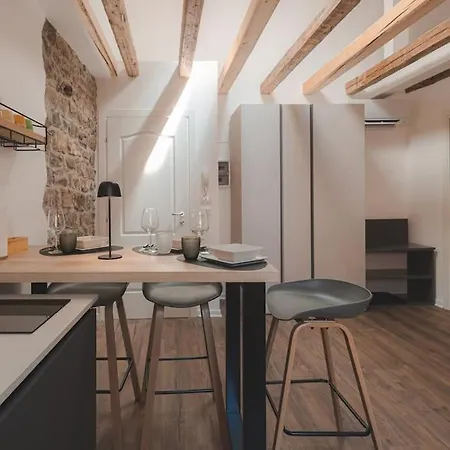 Calle De Bernardis 2 L Bb Trieste